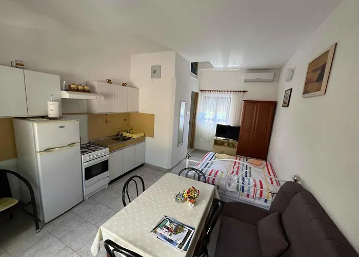 With A - C In 54832 * Jadranovo