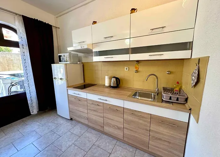 With A - C In 54832 Apartment *