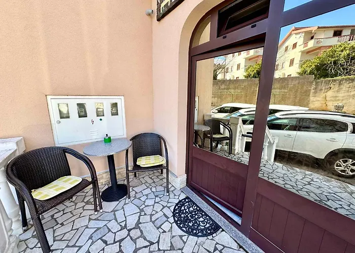 Apartment With A - C In 54832 *