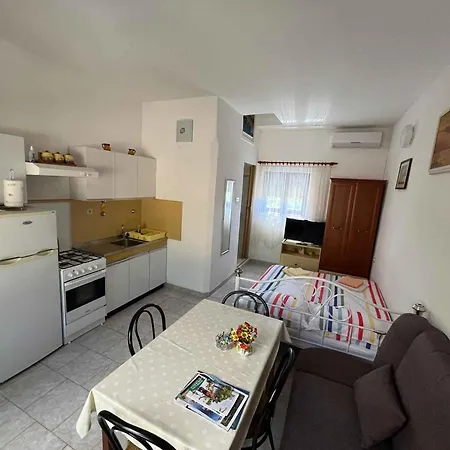 With A - C In 54832 * Jadranovo