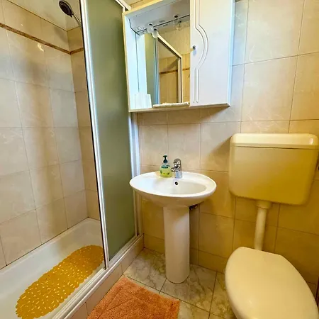 Apartman With A - C In 54832