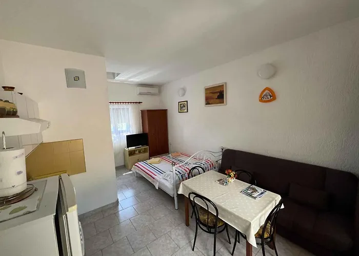 With A - C In 54832 * Jadranovo